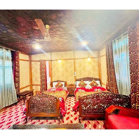 Готель Mossess Group Of Houseboats Срінагар Екстер'єр фото
