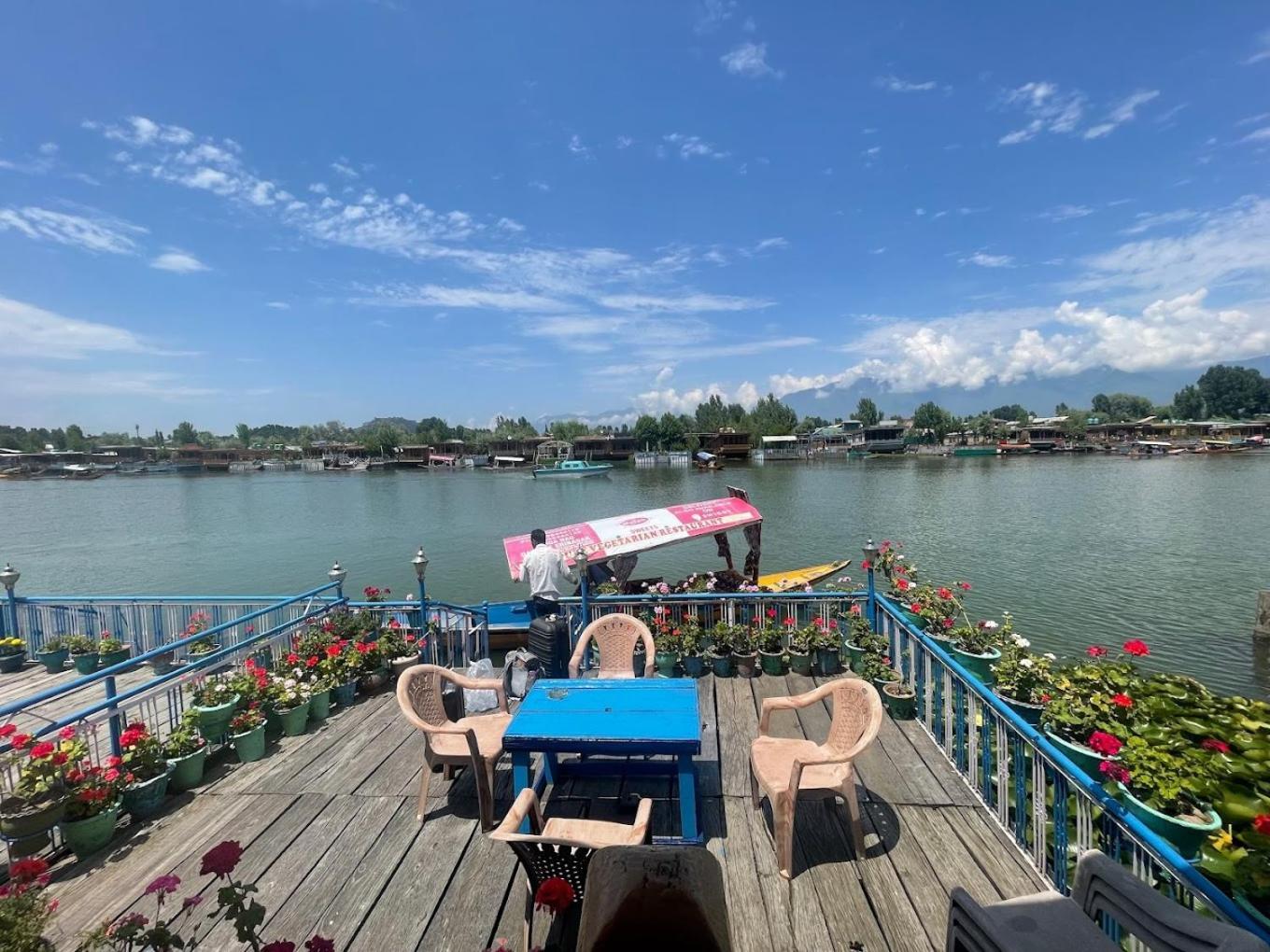 Готель Mossess Group Of Houseboats Срінагар Екстер'єр фото