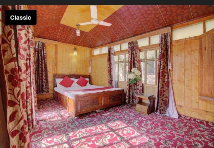 Готель Mossess Group Of Houseboats Срінагар Екстер'єр фото