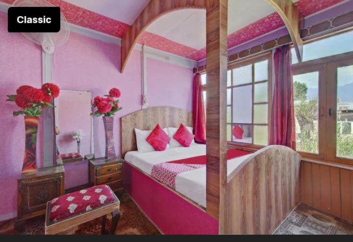 Готель Mossess Group Of Houseboats Срінагар Екстер'єр фото