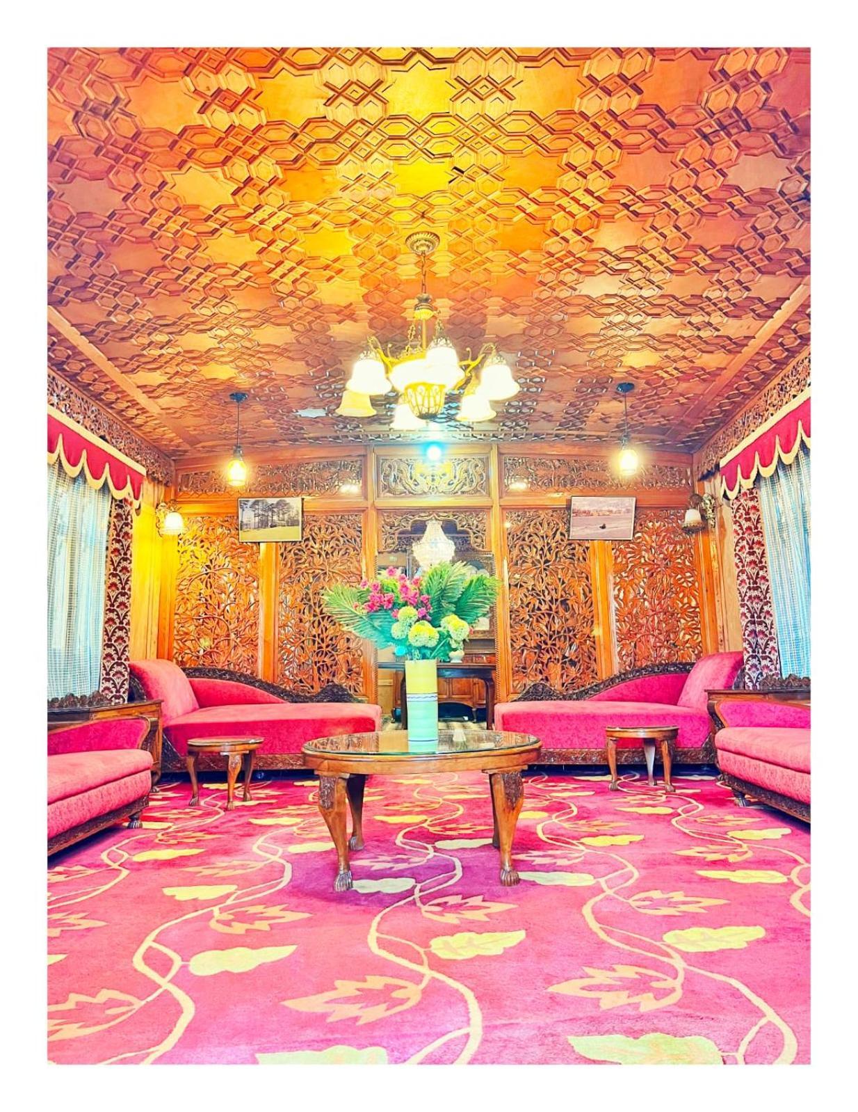 Готель Mossess Group Of Houseboats Срінагар Екстер'єр фото